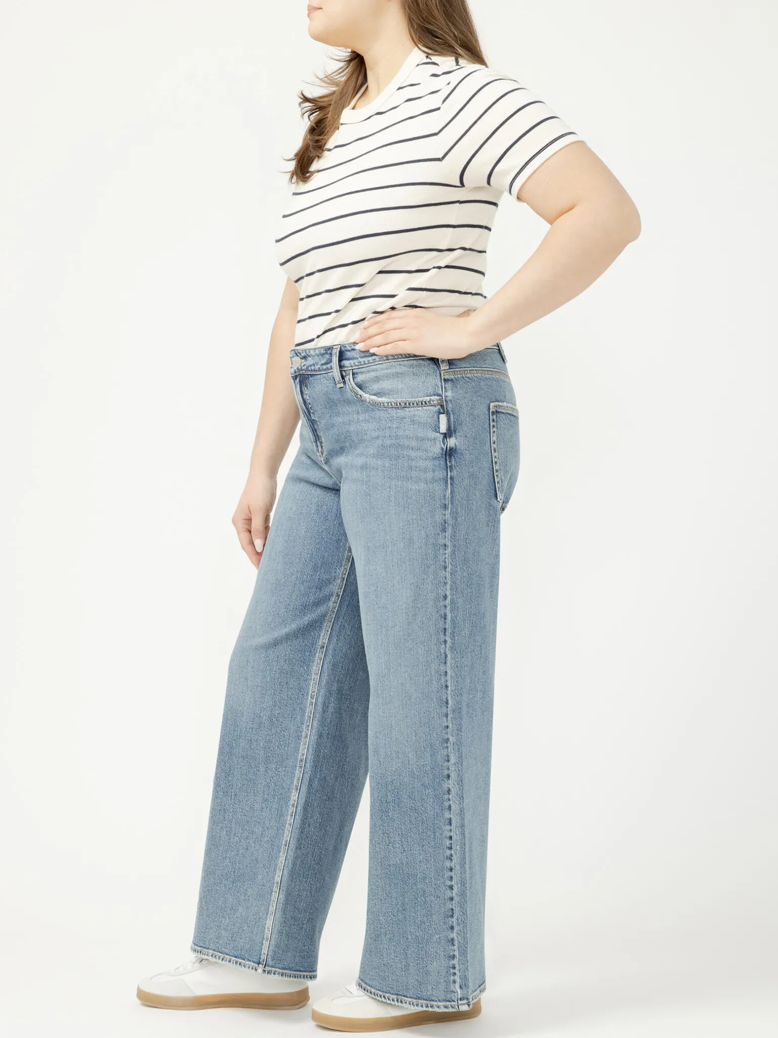 Suki Mid Rise Wide Leg Jeans Plus Size